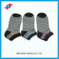 2016 fashion style and hot sale cheap men invisible socks of solid color stripe pattern